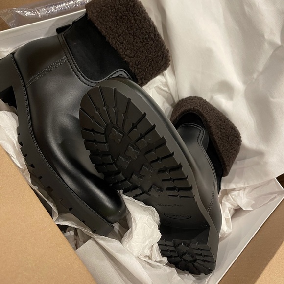 See By Chloe Shoes - I want to sell my brand new shoes. I ordered them bt its big on me.